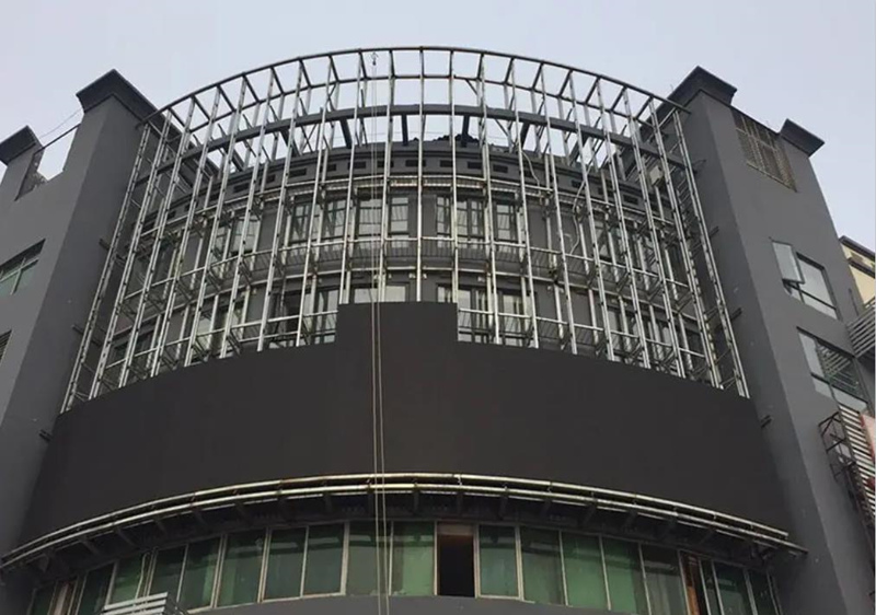 LED顯示屏安裝：戶(hù)外LED顯示屏安裝中需要注意哪些問(wèn)題